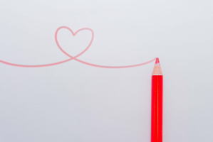 赤鉛筆でハートを一筆書き